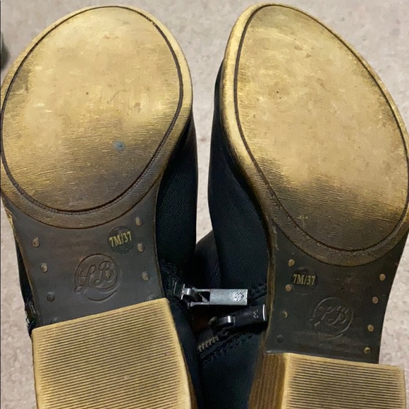 Lucky Brand Basel Out Zip Shooties - Picture 3 of 3